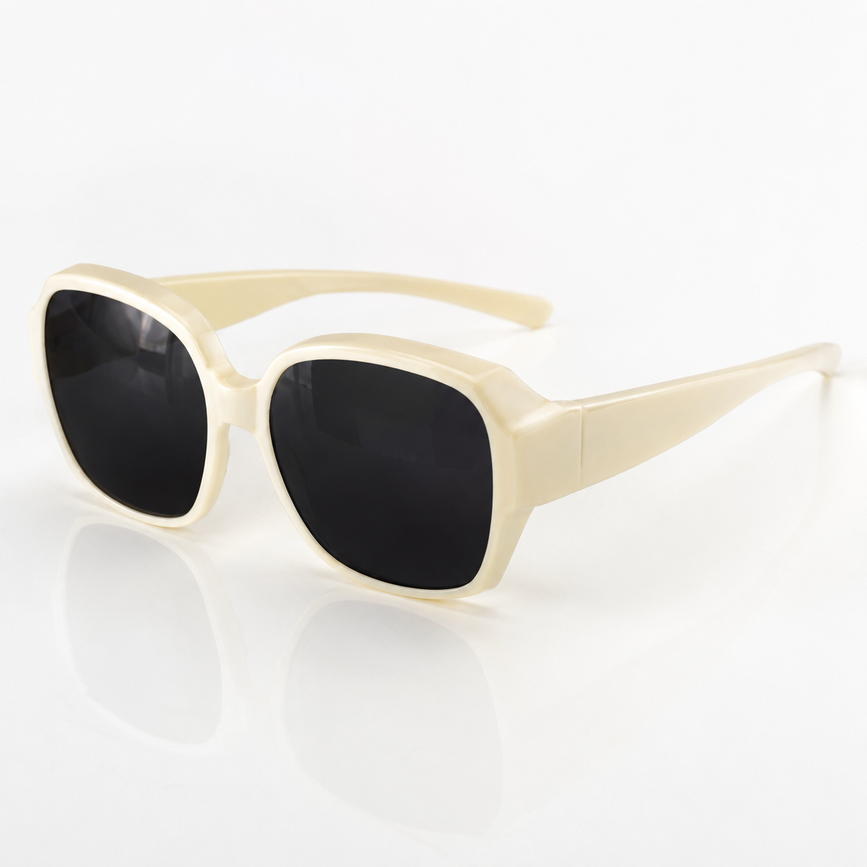 Ayuno Aura Cover Sunglasses