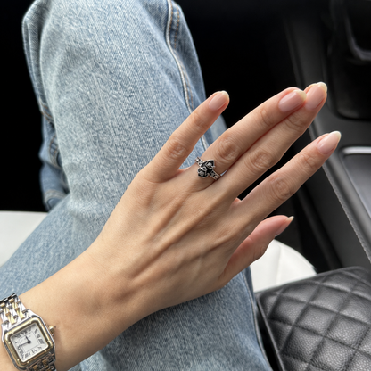 Ayuno NoirBloom™ Ring